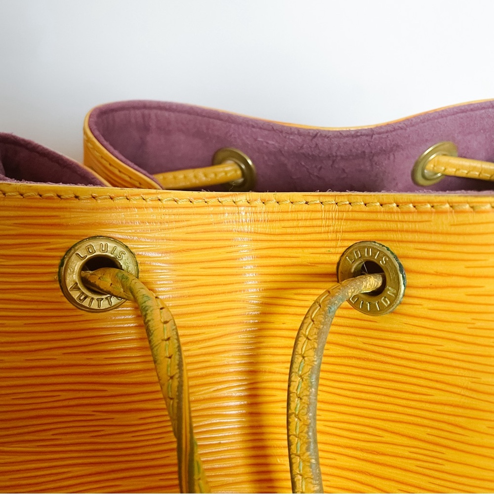 HOST PICK! Louis Vuitton Epi Noe Bucket Bag. Gorg Fall Color. Quiet Luxury! - Picture 9 of 16